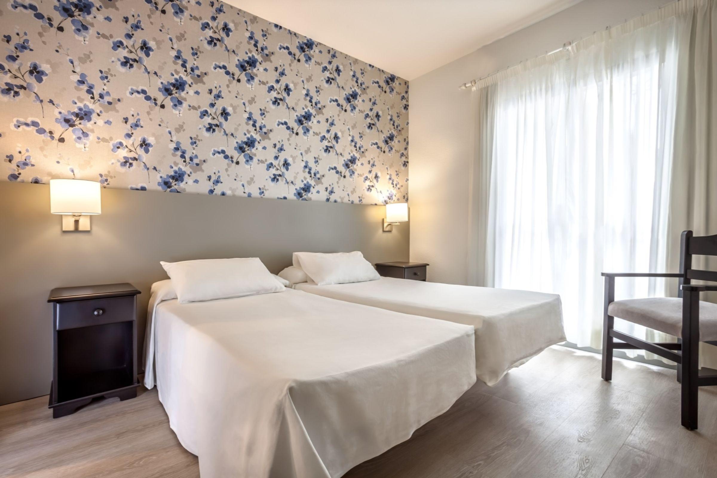 Apartamentos Hg Cristian Sur Лос Кристианос Екстериор снимка