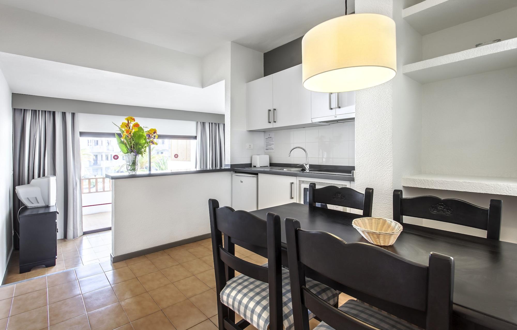 Apartamentos Hg Cristian Sur Лос Кристианос Екстериор снимка