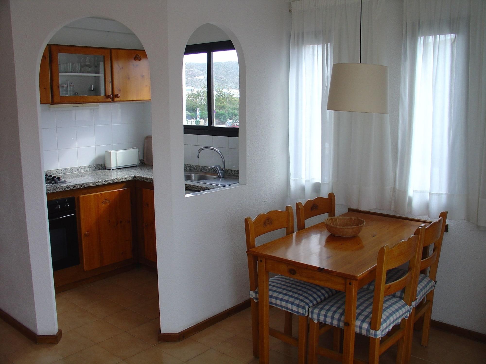 Apartamentos Hg Cristian Sur Лос Кристианос Екстериор снимка