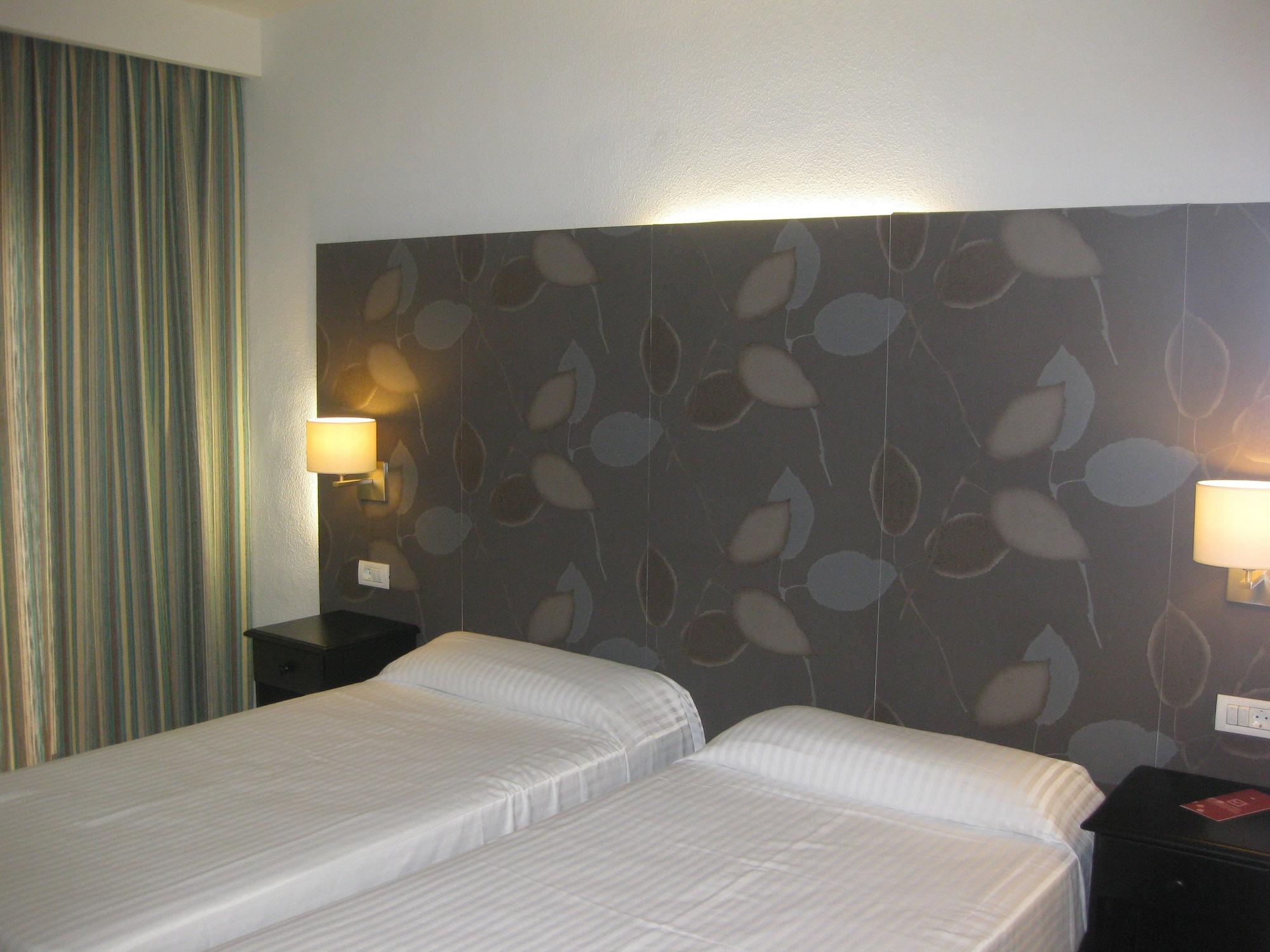 Apartamentos Hg Cristian Sur Лос Кристианос Екстериор снимка