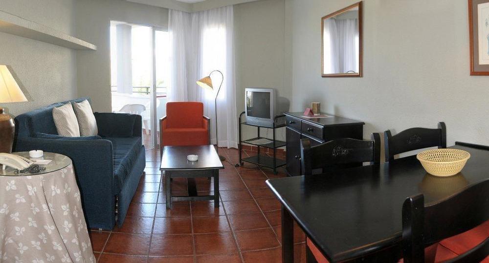 Apartamentos Hg Cristian Sur Лос Кристианос Екстериор снимка