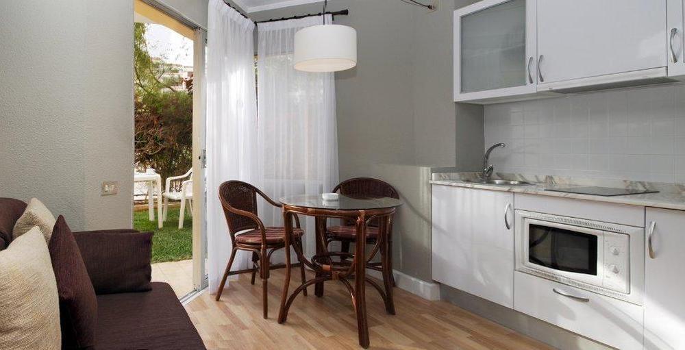 Apartamentos Hg Cristian Sur Лос Кристианос Екстериор снимка