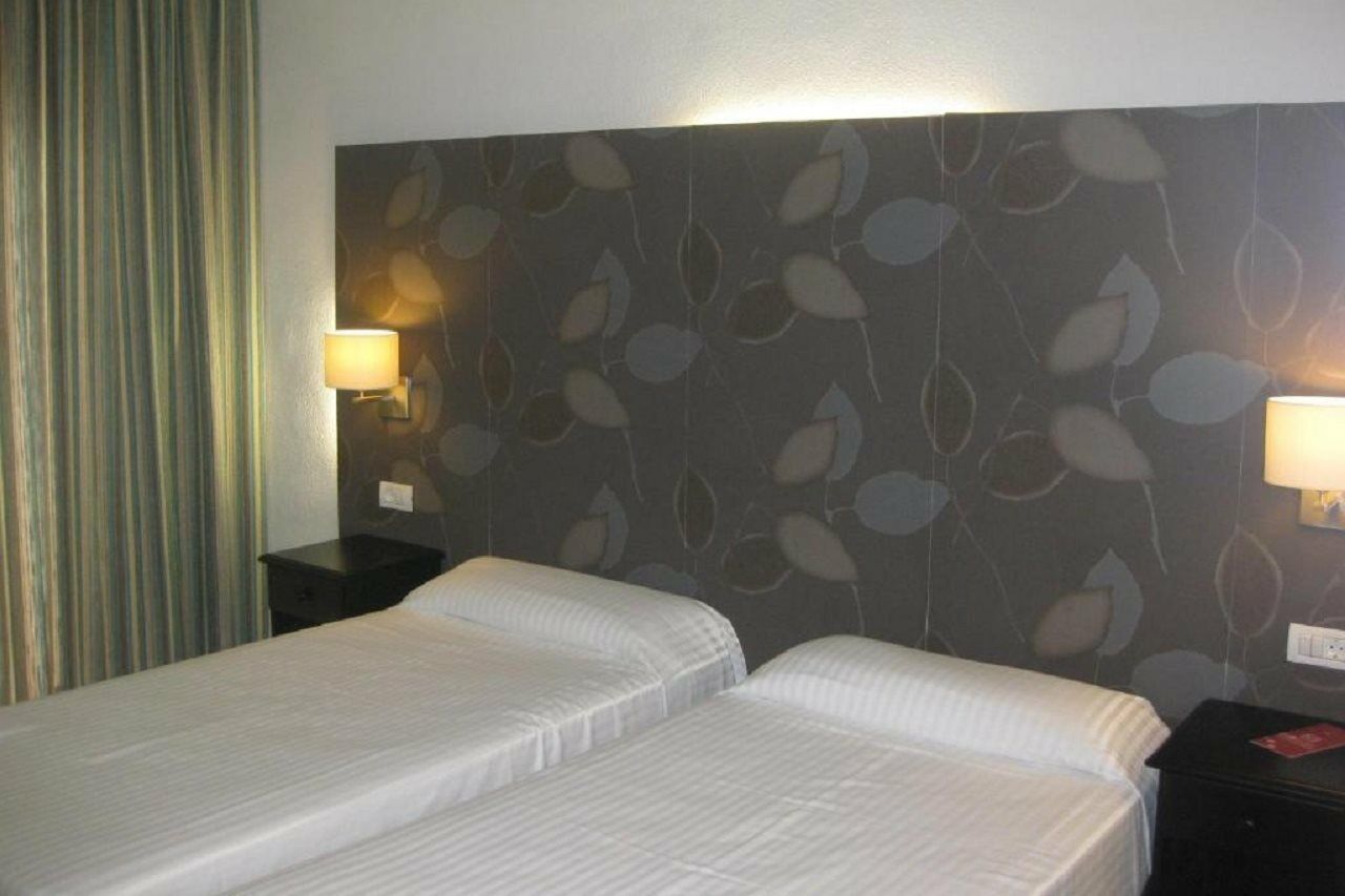 Apartamentos Hg Cristian Sur Лос Кристианос Екстериор снимка
